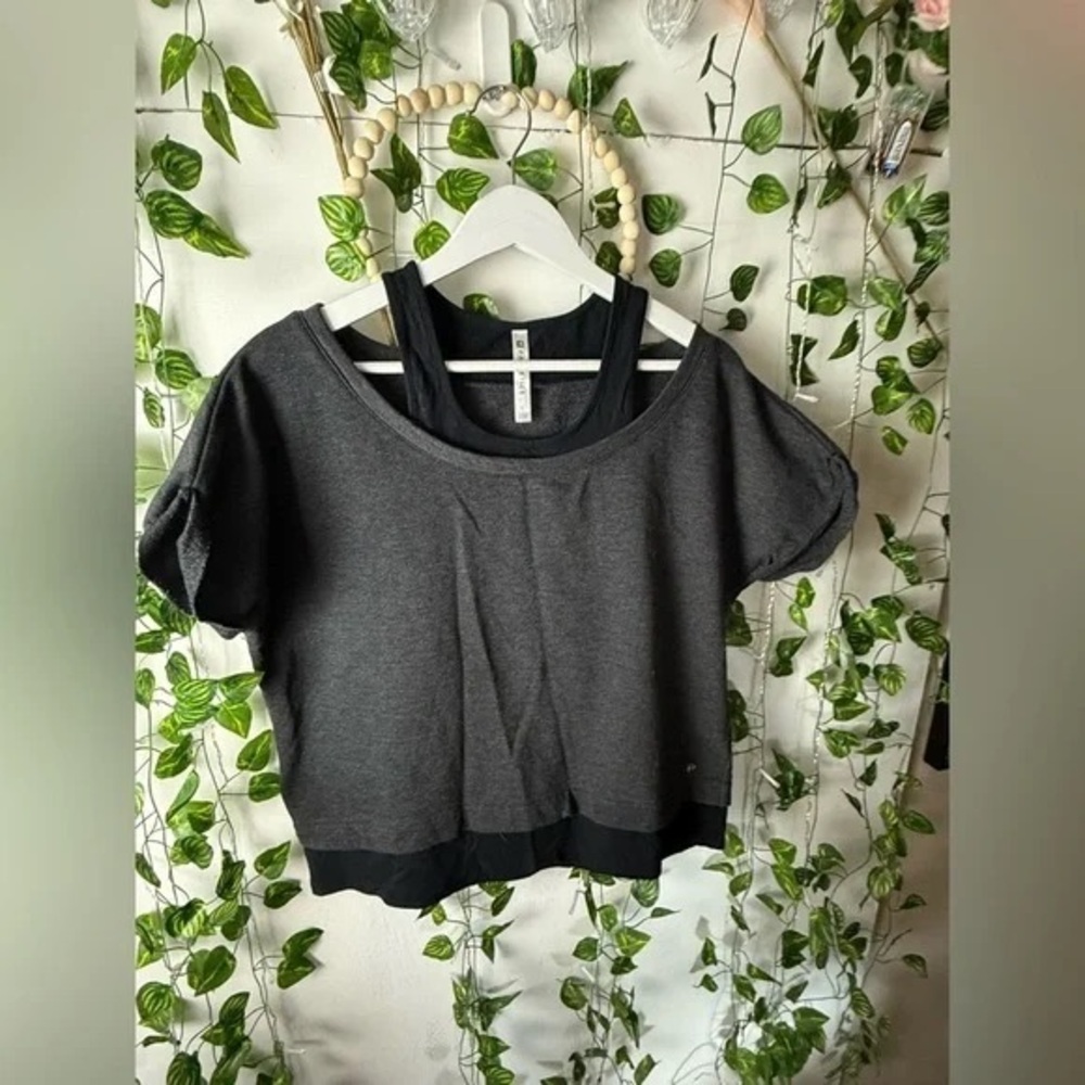Fabletics Black Crop Boxy Short Sleeve Hoodie
